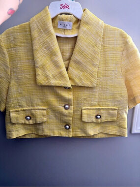 Blinque Seoul Cropped Short Sleeve Jacket in Yellow